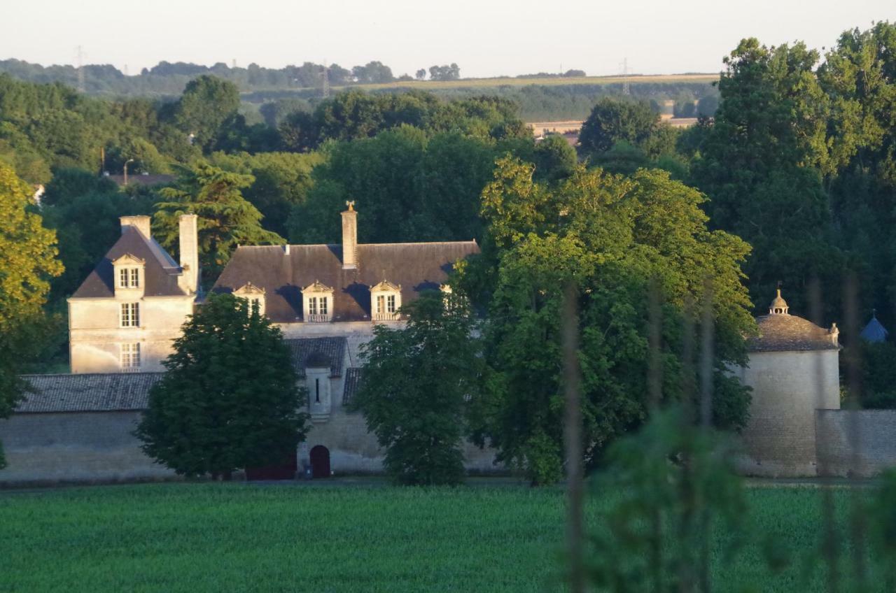 Au Grain D'Orge Villa Echire Luaran gambar